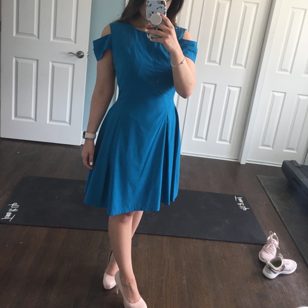 Gorgeous Z Spoke cap sleeve dress!